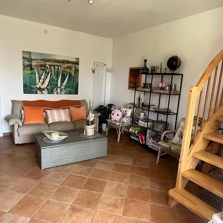 Casa vacanze Two Family - Large Garden, View, Shared Pool